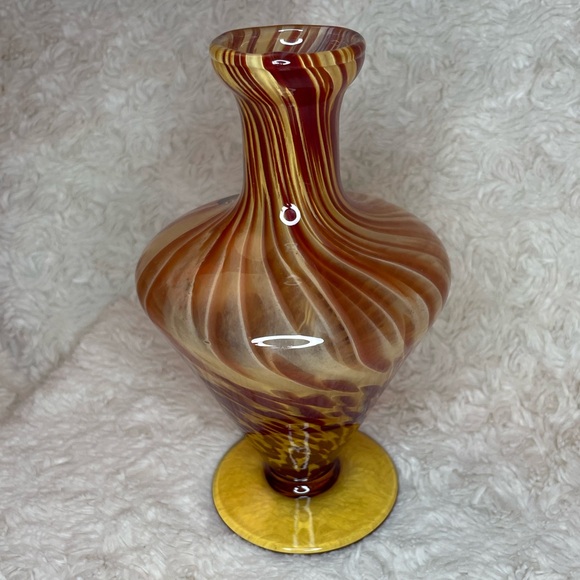 Vintage Italian White Cristal Hand Made Stretched Swirled Pedestal Vase - Picture 2 of 7